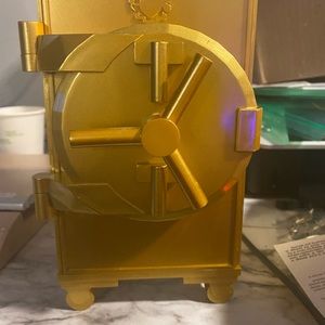 Taylor Swift Fearless Vault Globe